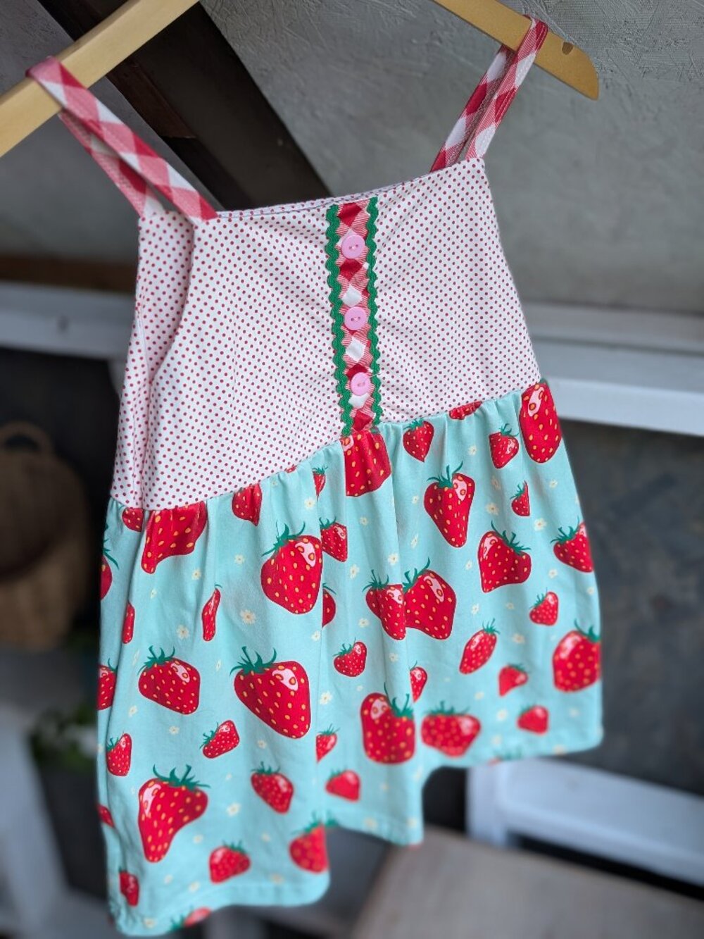 MARIE NICOLE CLOTHING Strawberry Polka Dot Boutique Shorts Set Size 8
